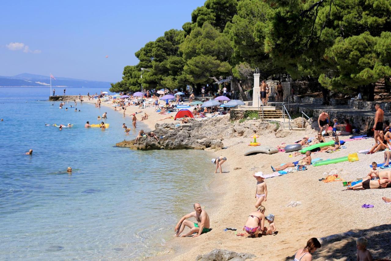 Apartments By The Sea Brela, Makarska - 11821 ภายนอก รูปภาพ