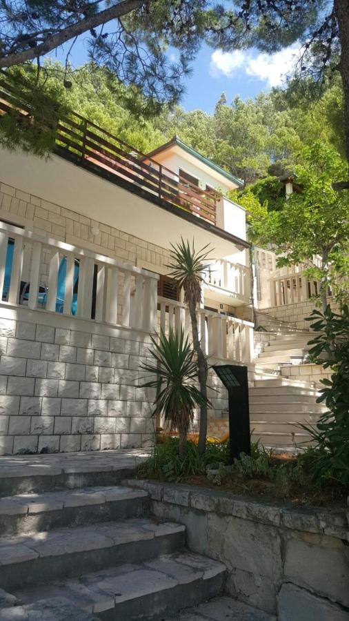 Apartments By The Sea Brela, Makarska - 11821 ภายนอก รูปภาพ