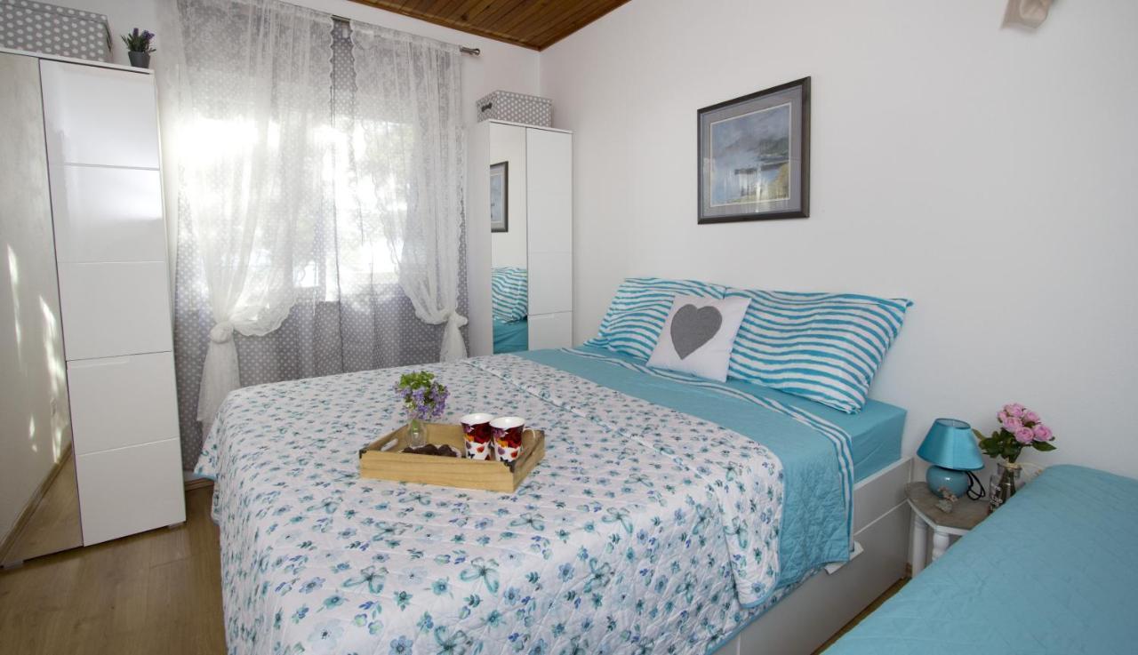 Apartments By The Sea Brela, Makarska - 11821 ภายนอก รูปภาพ