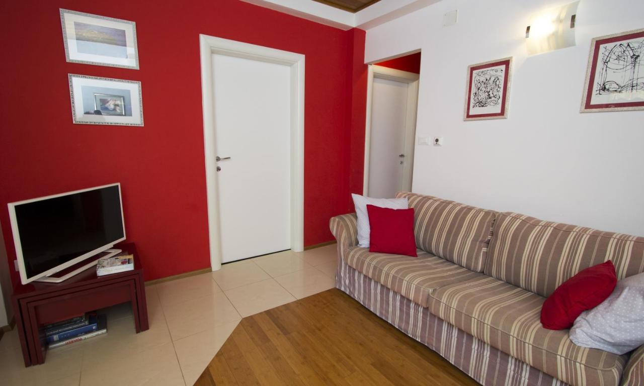 Apartments By The Sea Brela, Makarska - 11821 ภายนอก รูปภาพ