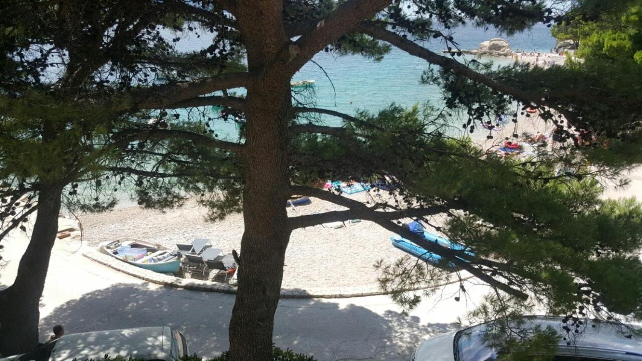 Apartments By The Sea Brela, Makarska - 11821 ภายนอก รูปภาพ